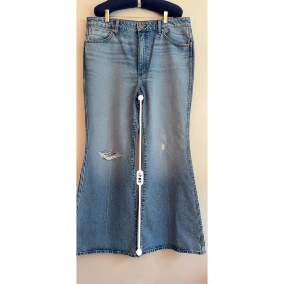 WOMEN'S WRANGLER® WANDERER 622 HIGH RISE FLARE JEAN size 33/32 - Picture 9 of 12